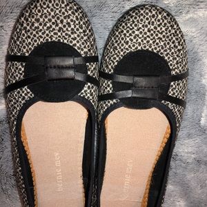 Bernie Mev flats